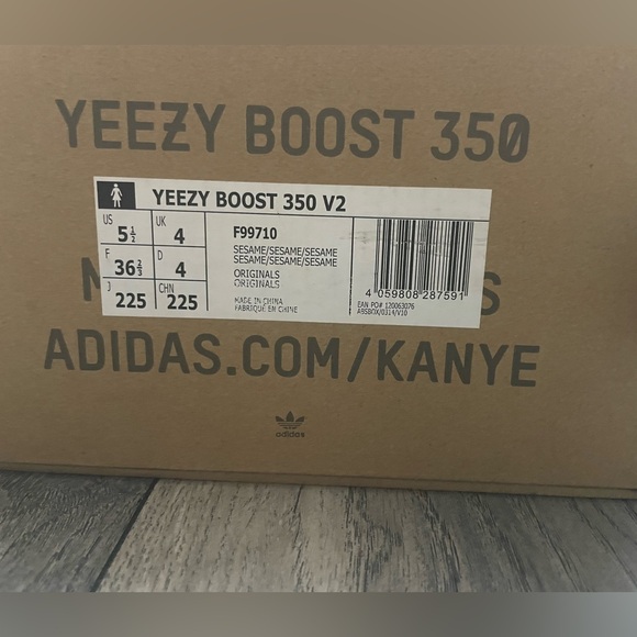 BRAND NEW. Yeezy Boost 350 V2. Wore them once. Comes in original box. Size W5.5 - Picture 6 of 7